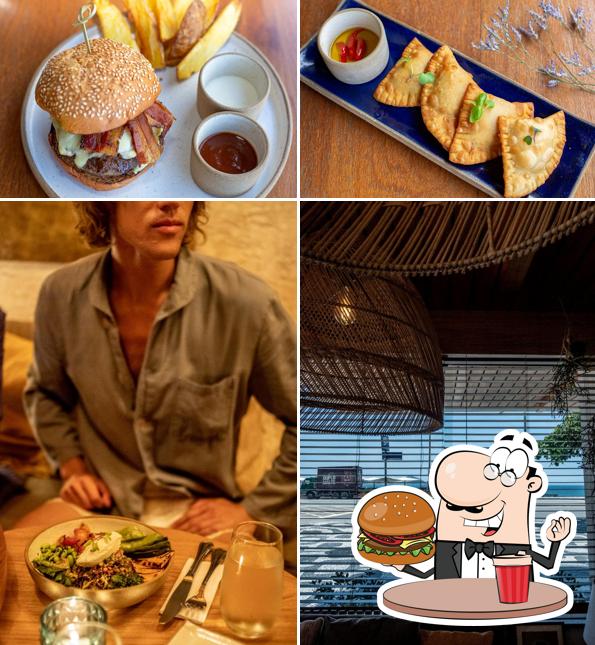 Peça um hambúrguer no CEDILHA BAR