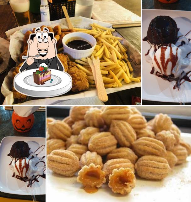 Bolo de chocolate em Paulada Lanches e pub