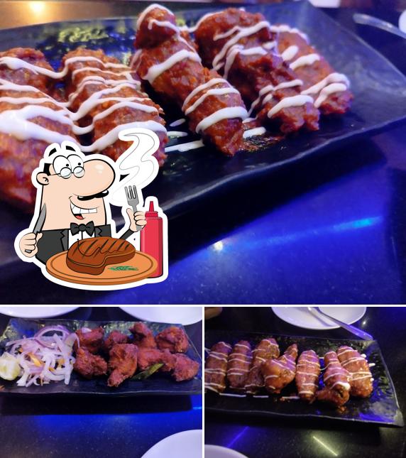 Hotel Ajantha Sea View offers meat meals