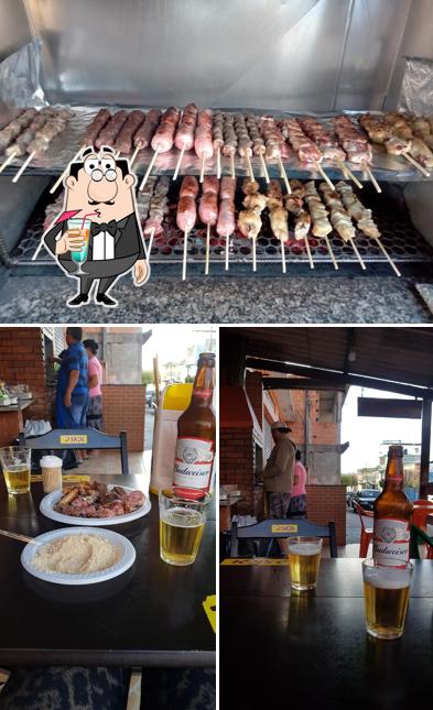 O Espetinho do Cirilo se destaca pelo bebida e comida