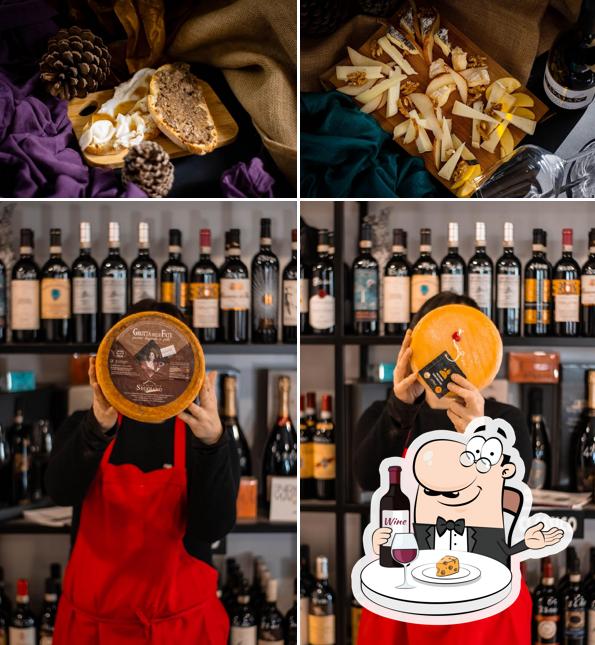 È gradevole prendersi un bicchiere di vino a Lo Sfizio Fuori Alimentari Enoteca Montepulciano