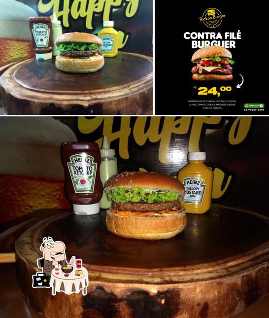 Sanduíche de carne de porco desfiada em RICKOS BURGERS & HOT DOG