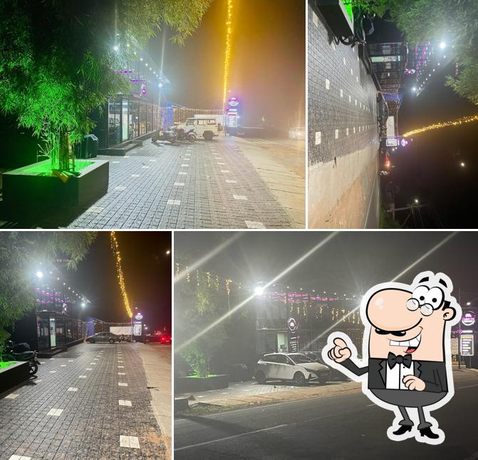 The exterior of MULBERRIES RESTAURANT & CAFE