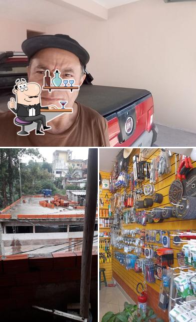 Sente em uma das mesas no Real Parque Padaria