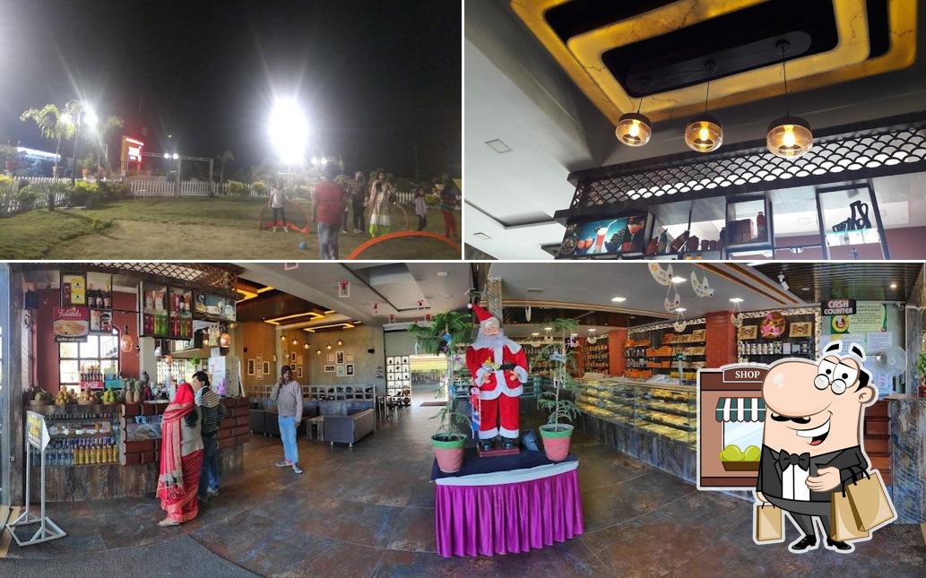 The picture of Apna Sweets Pigdambar’s exterior and interior