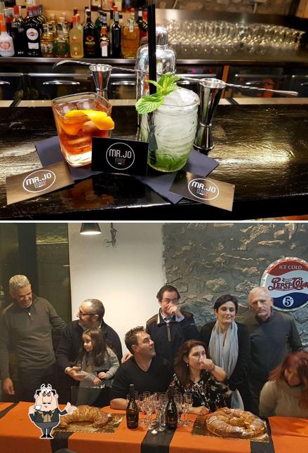 Goditi un drink a MR.JO