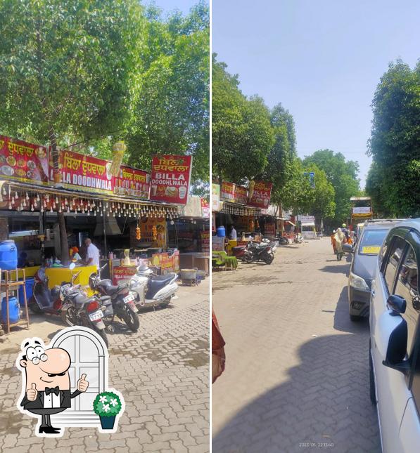 Check out how Billa Doodhwala Parantha Center looks outside