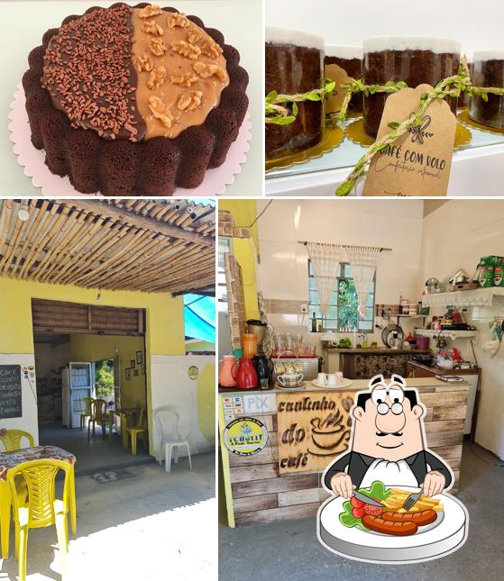 Entre diversos coisas, comida e interior podem ser encontrados no Café com bolo