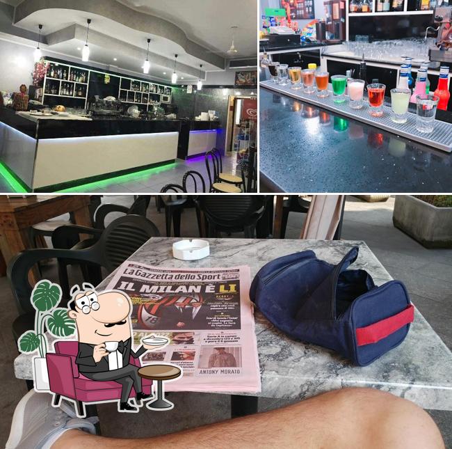 Dai un'occhiata agli interni di Cocktail Bar Da Jimmy