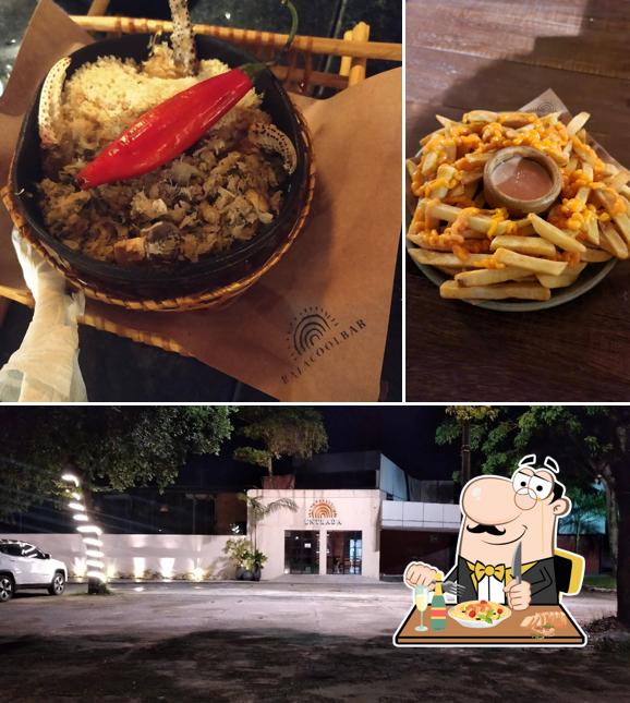 Entre diversos coisas, comida e exterior podem ser encontrados no BalacoolBar