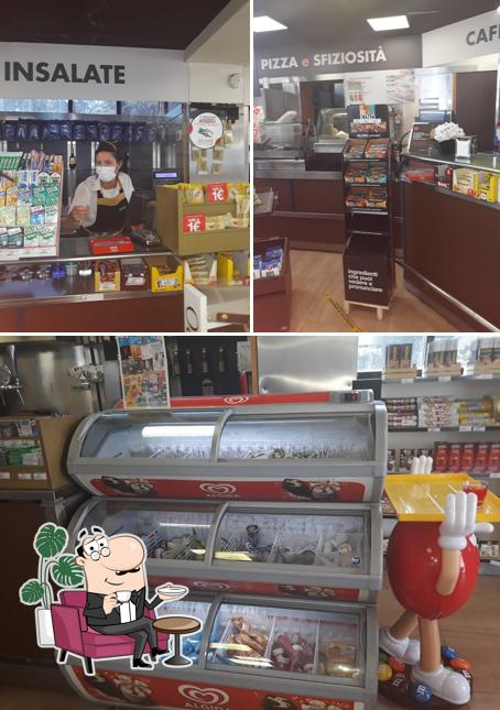 Dai un'occhiata agli interni di Chef Express