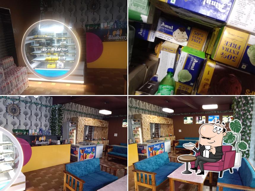 Blueberry Cake & Cafe