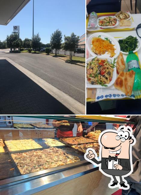 La foto della interni e esterno di MAMMA PIZZA