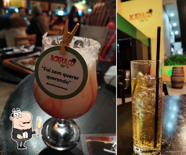 O Acapulco Show Bar serve álcool