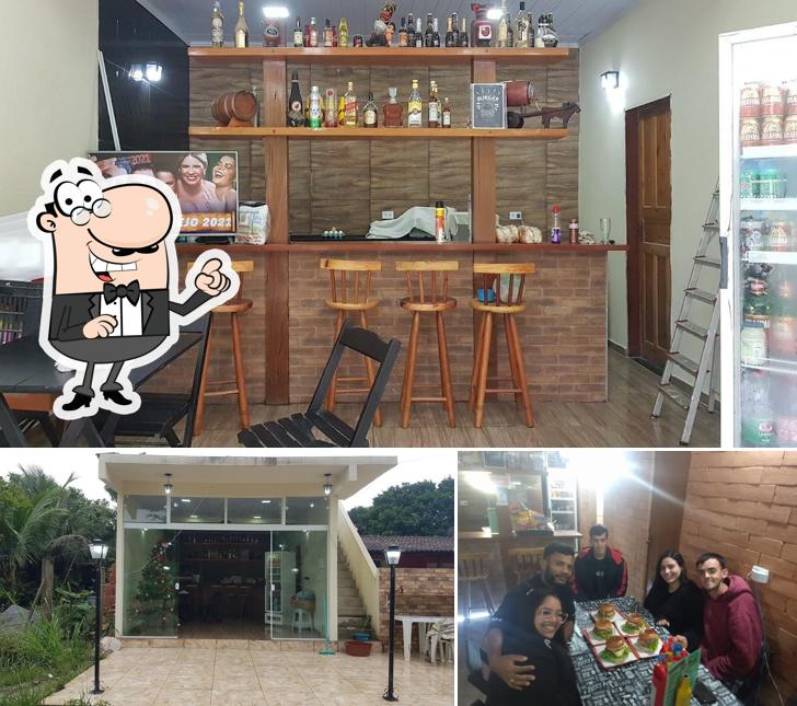 O interior do Bar Burguer Lanches no Ponto, Paraty Mirim