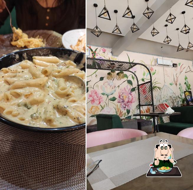 Macaroni and cheese at Busy Beans Betul