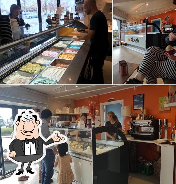 Installez-vous à l'une des tables de Okkels Is