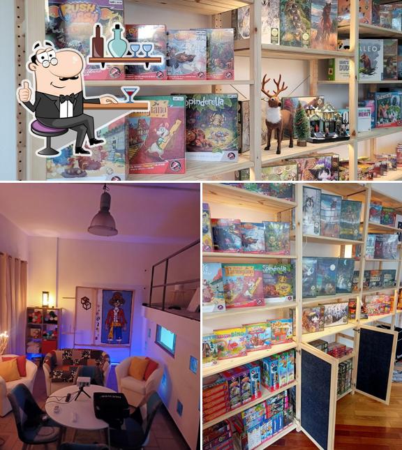 Gli interni di Clever Boardgame cafe