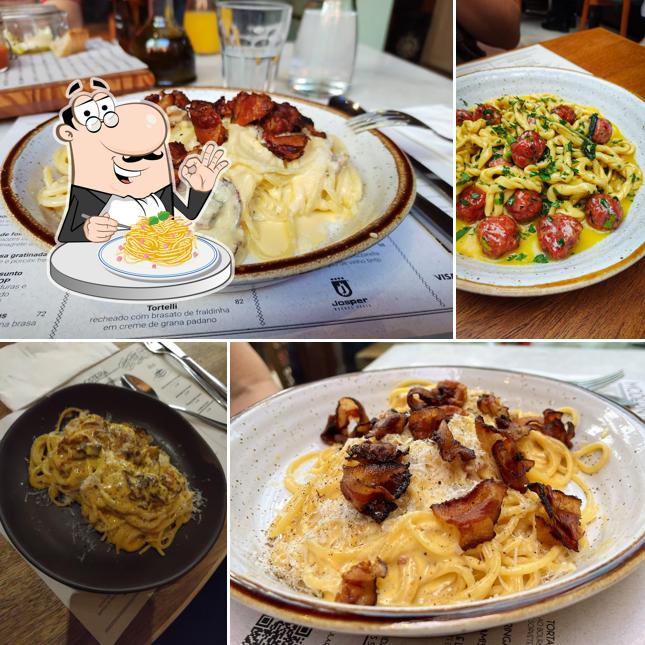 Espaguete carbonara em MOMA FERREIRA DE ARAÚJO- Modern Mamma Osteria