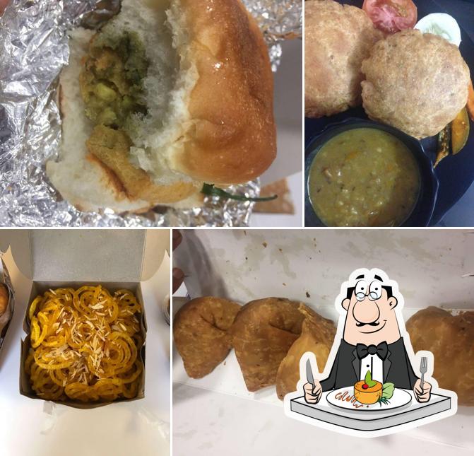 Food at Mucchad's SamosaZz & More