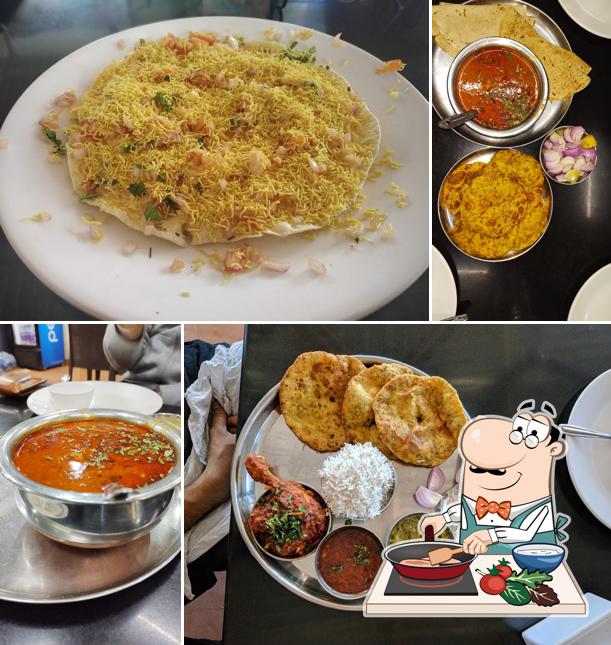 Chicken curry at Vaibhavraj Garden Restaurant