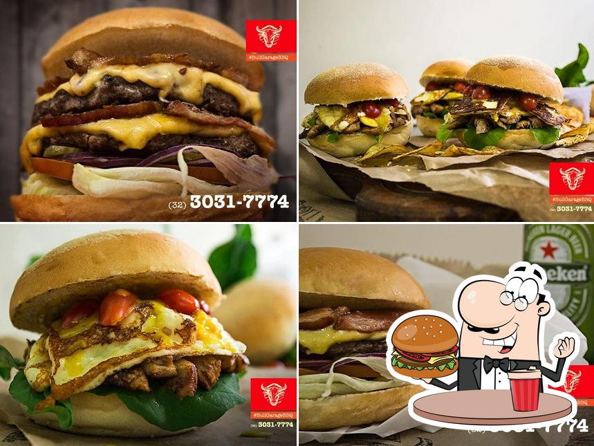 Delicie-se com um hambúrguer no Bull Garage BBQ