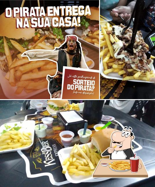 Peça fritas no PIRATA LANCHES