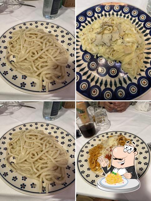 Spaghetti alla carbonara al Osteria Pepò