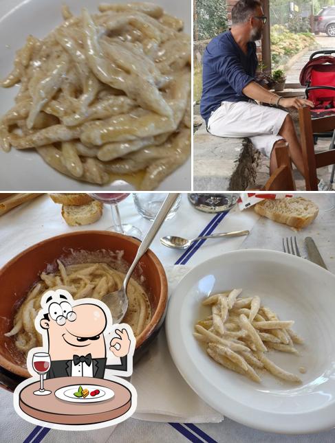 Locanda Occitana Ca' Bianca si caratterizza per la cibo e esterno