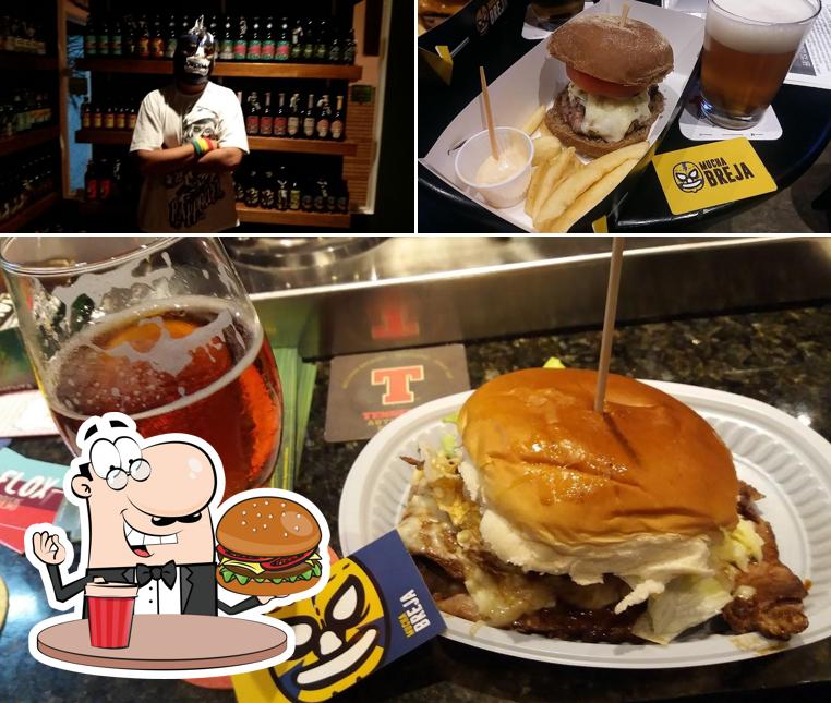 Os hambúrgueres do Mucha Breja Rock Pub - Cervejas Artesanais irão saciar diferentes gostos