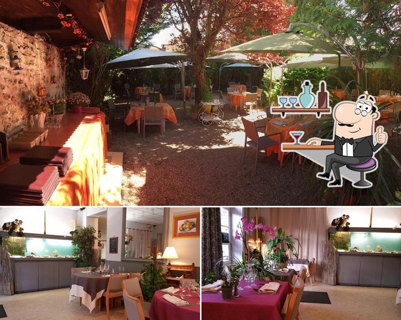 Installez-vous à l'une des tables de Restaurant Le Normand