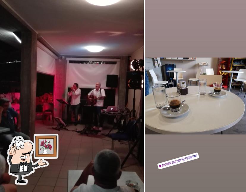 Dai un'occhiata agli interni di Bar e Tabacchi Arcobaleno