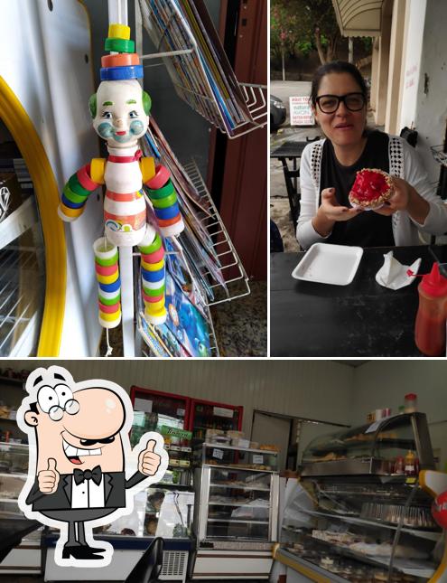 Look at the photo of Doceira René