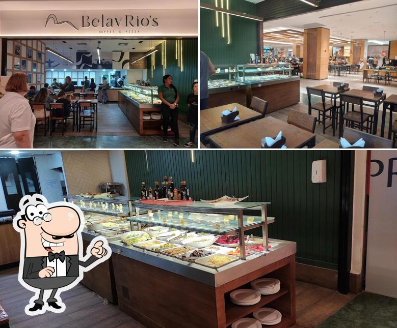 Sente em uma das mesas no Belav Rio's