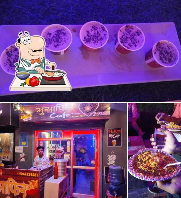 Paella at मुसाफिर कैफ़े