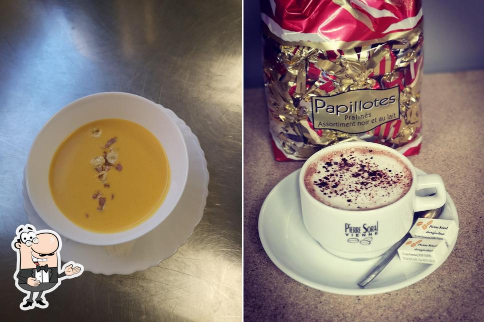 Voir cette image de Café de la Poste Chez TOTO