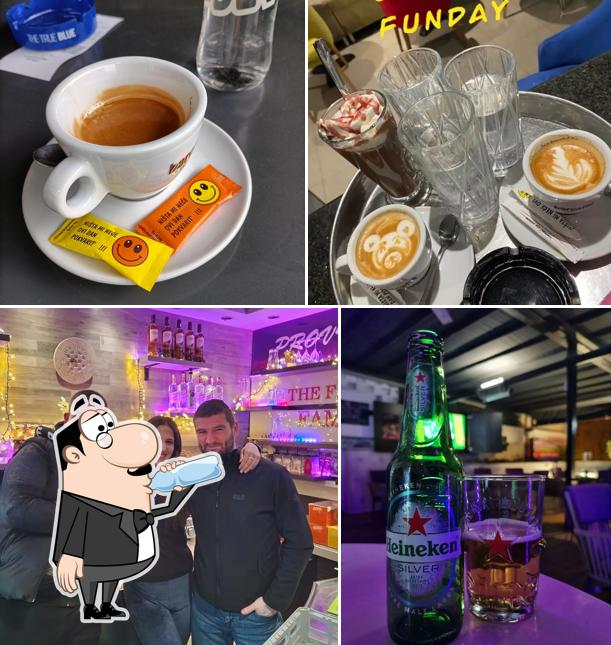 Tra le varie cose da Cafe Providence si possono trovare la bevanda e cibo