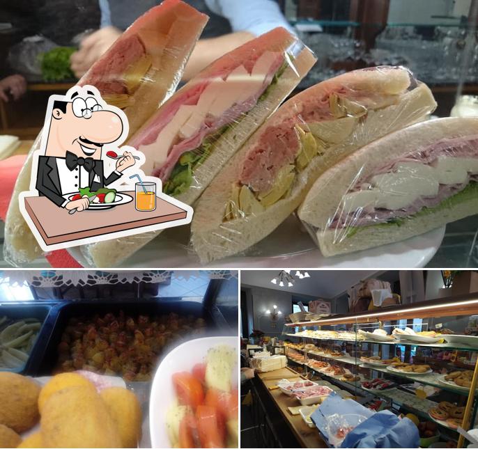 Cibo al Coffee time, bar tavola calda