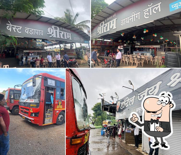 The exterior of Shriram Vadapav 2