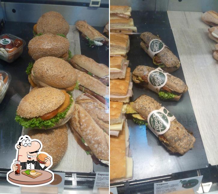 Prova un hamburger a Chef Express - Foglia Est 44