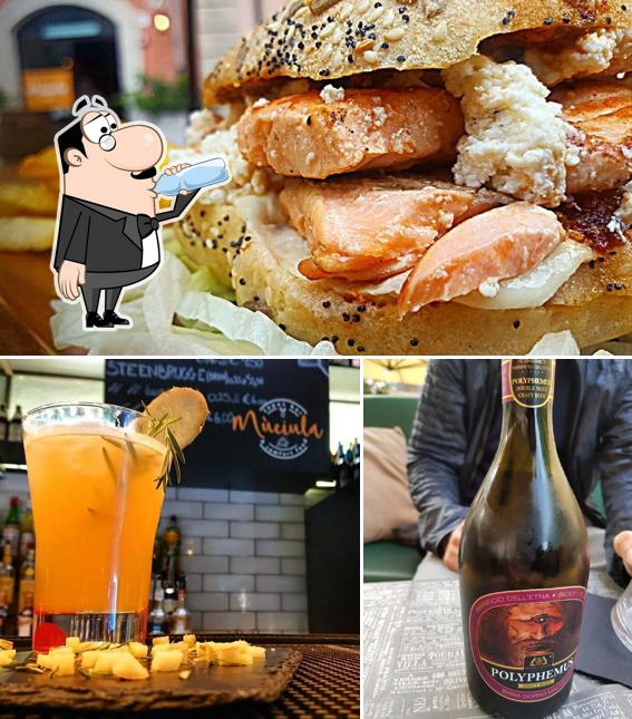 La bevanda e cibo del ristorante