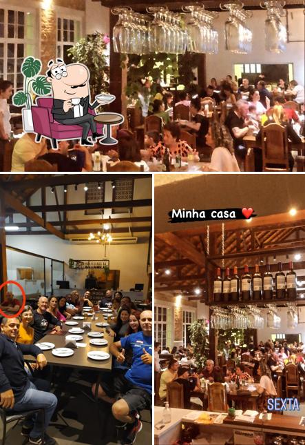 Sente em uma das mesas no A Moda do Cheff