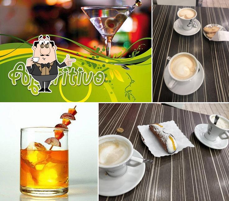 Goditi qualcosa da bere a Caffé Four Roses di Sanseverino Alfonso