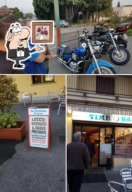 Dai un'occhiata agli interni di Time Bar