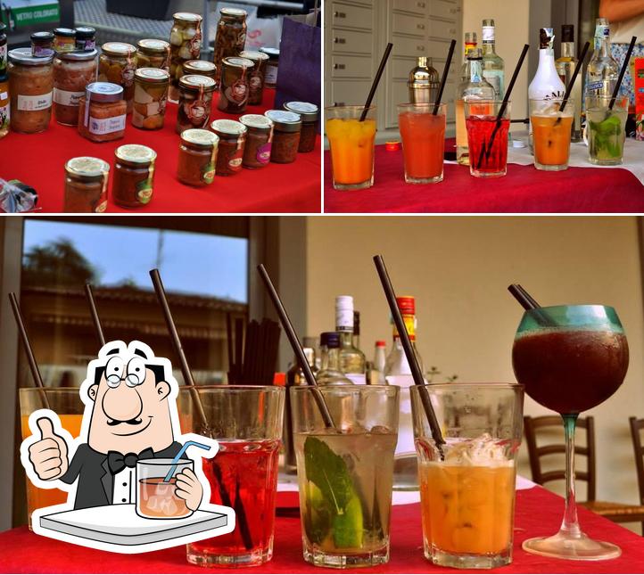 Questa è la foto che mostra la bevanda e cibo di Da Rosa