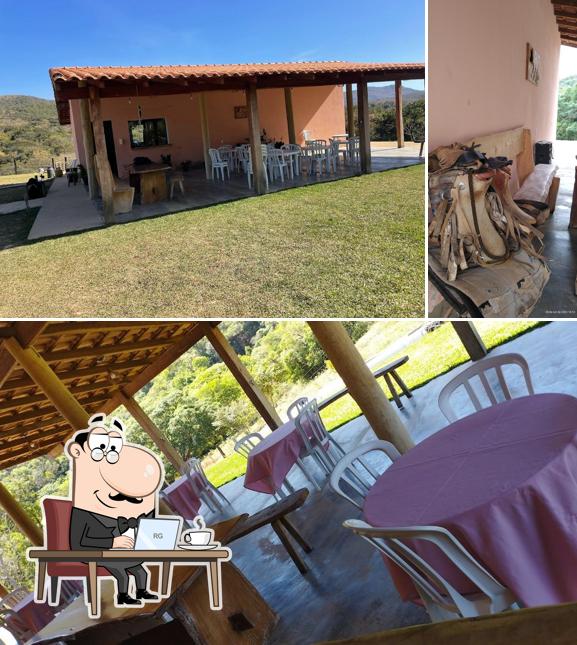 O interior do Restaurante Lobo Guará