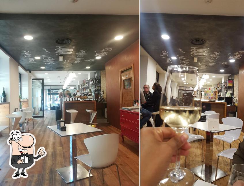 Gli interni di Consueto Caffè