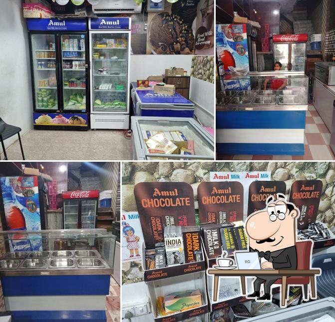 SUNIL AMUL ICECREAM PARLOUR