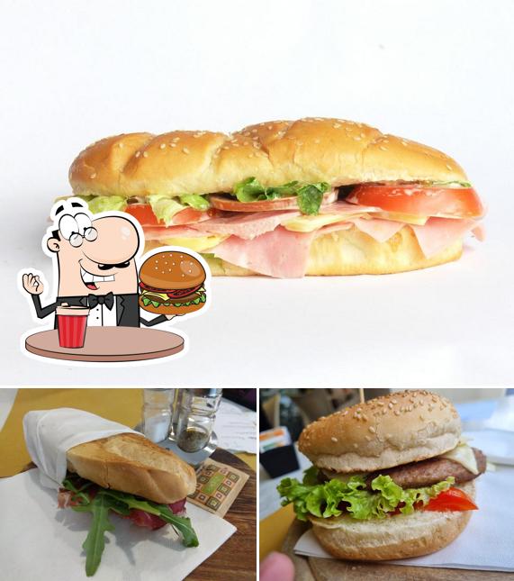 Concediti un bell'hamburger a Maramais Cafè