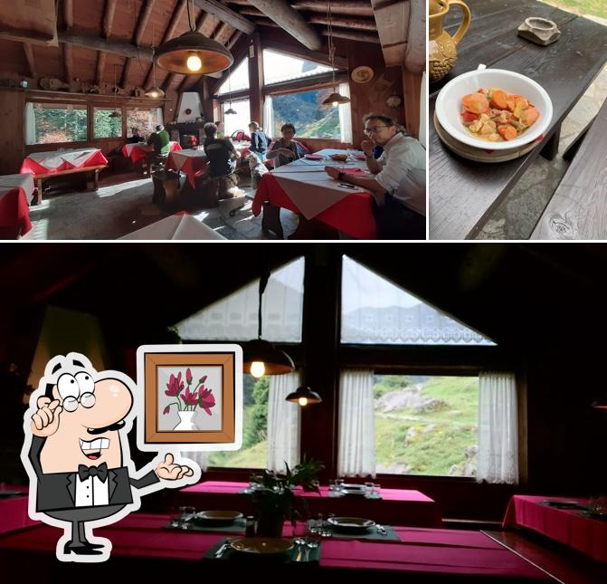 La foto di interni e bevanda da Heidi